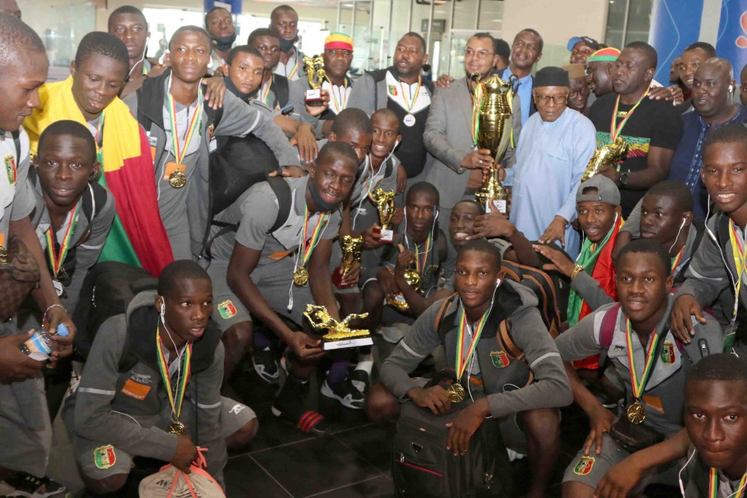 AIGLONNETS DU MALI : bonjour les champions !